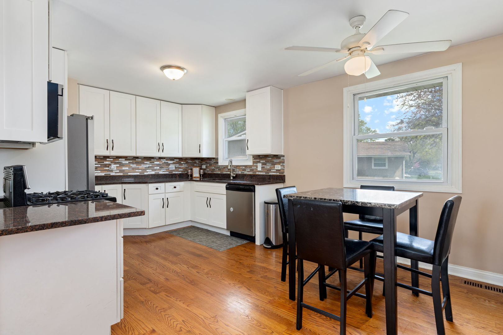 575 Aztec Drive, Carol Stream, IL 60188