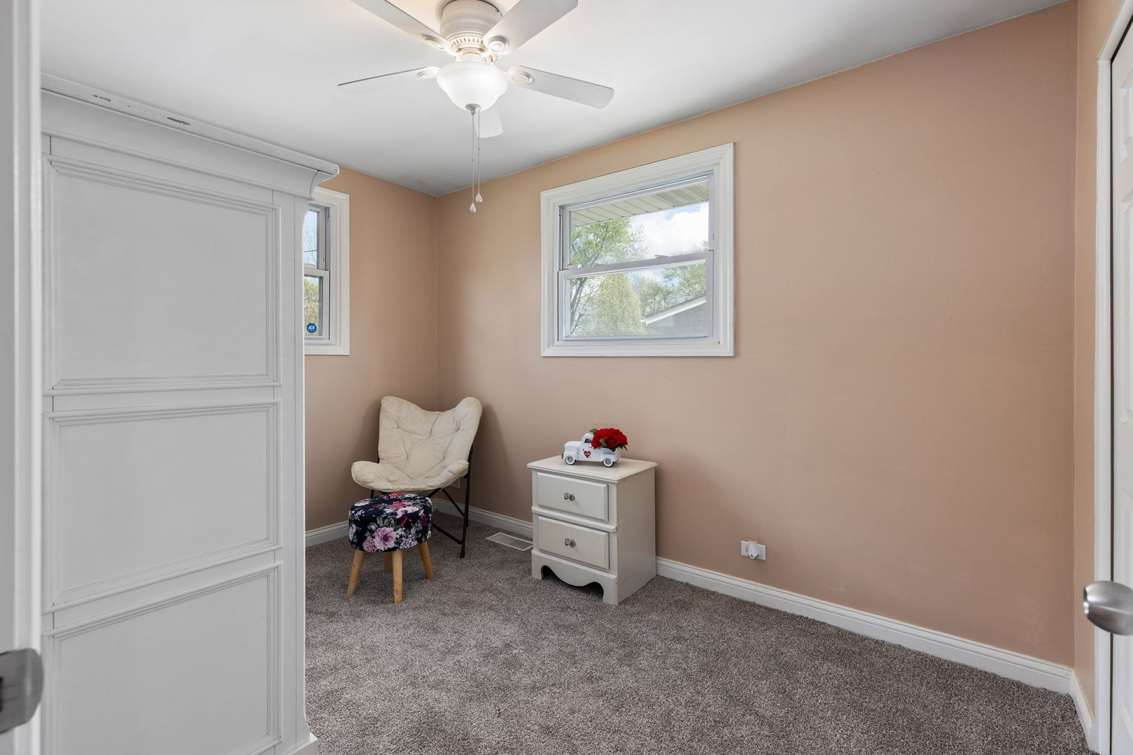 575 Aztec Drive, Carol Stream, IL 60188