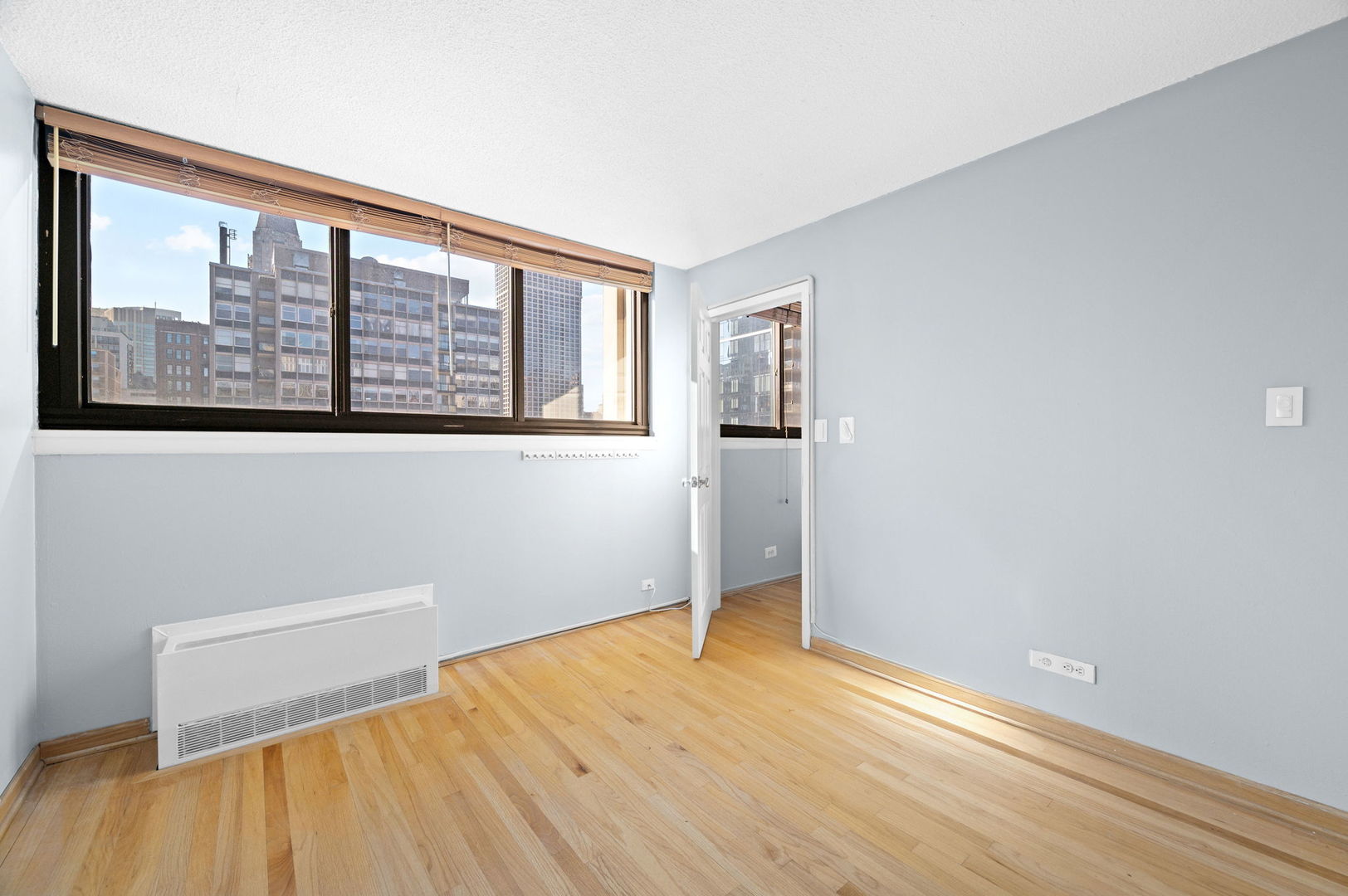30 E Division Street #14C, Chicago, IL 60610