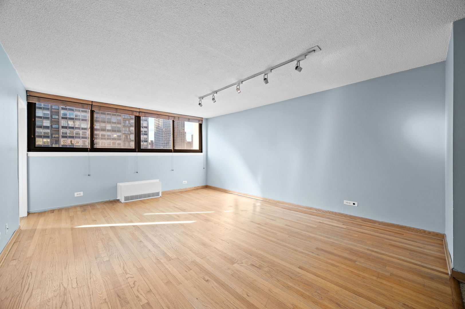 30 E Division Street #14C, Chicago, IL 60610