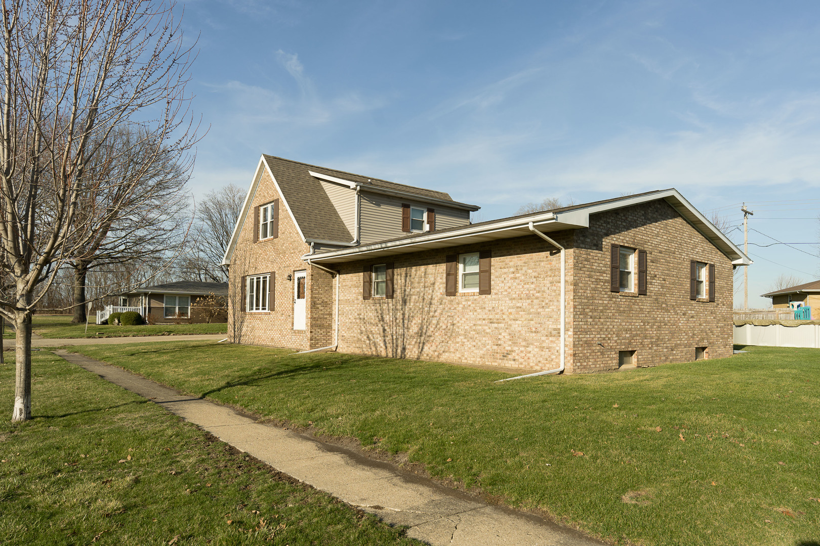 201 S Brush Avenue, Ladd, IL 61329