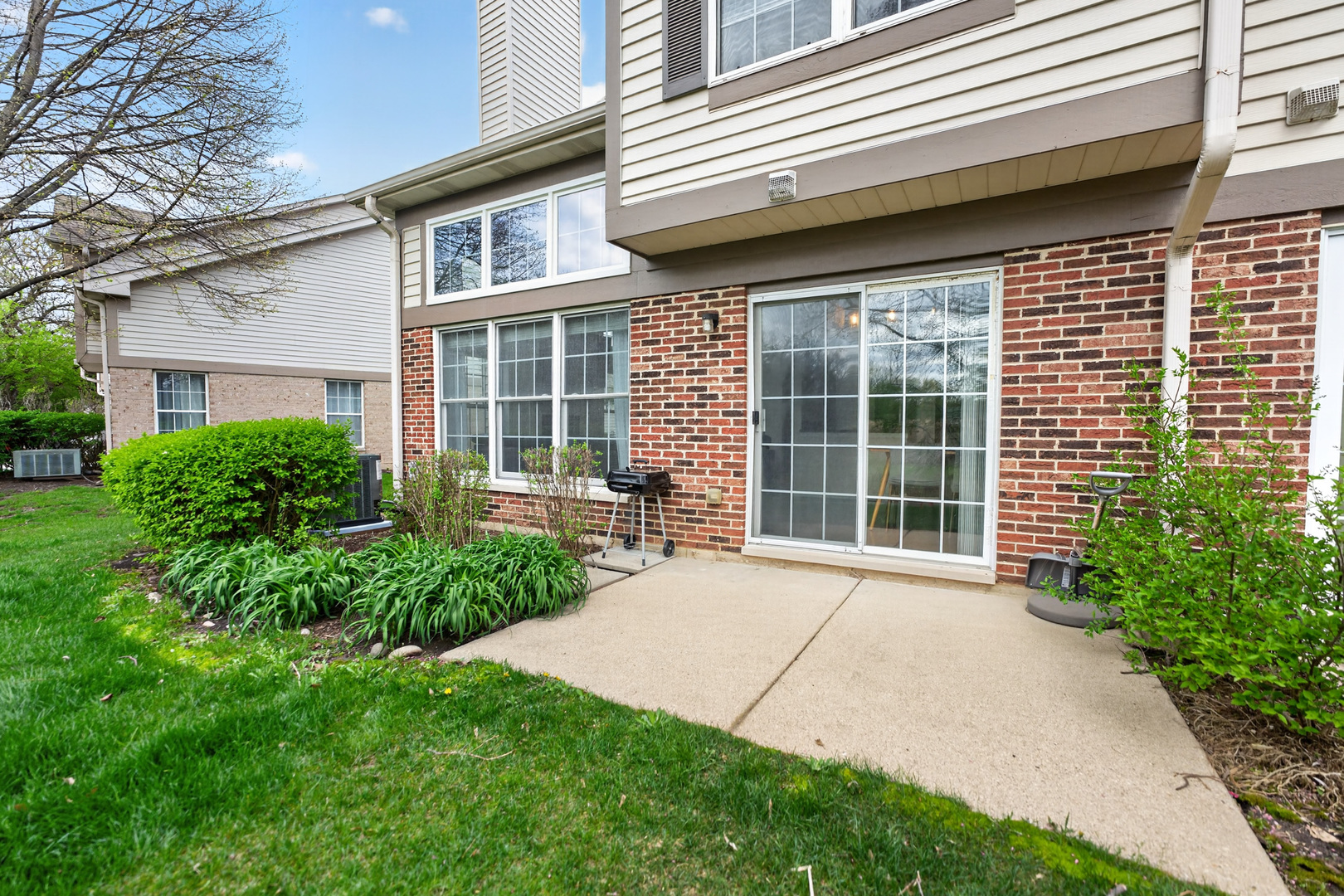 1760 Nature Court, Schaumburg, IL 60193