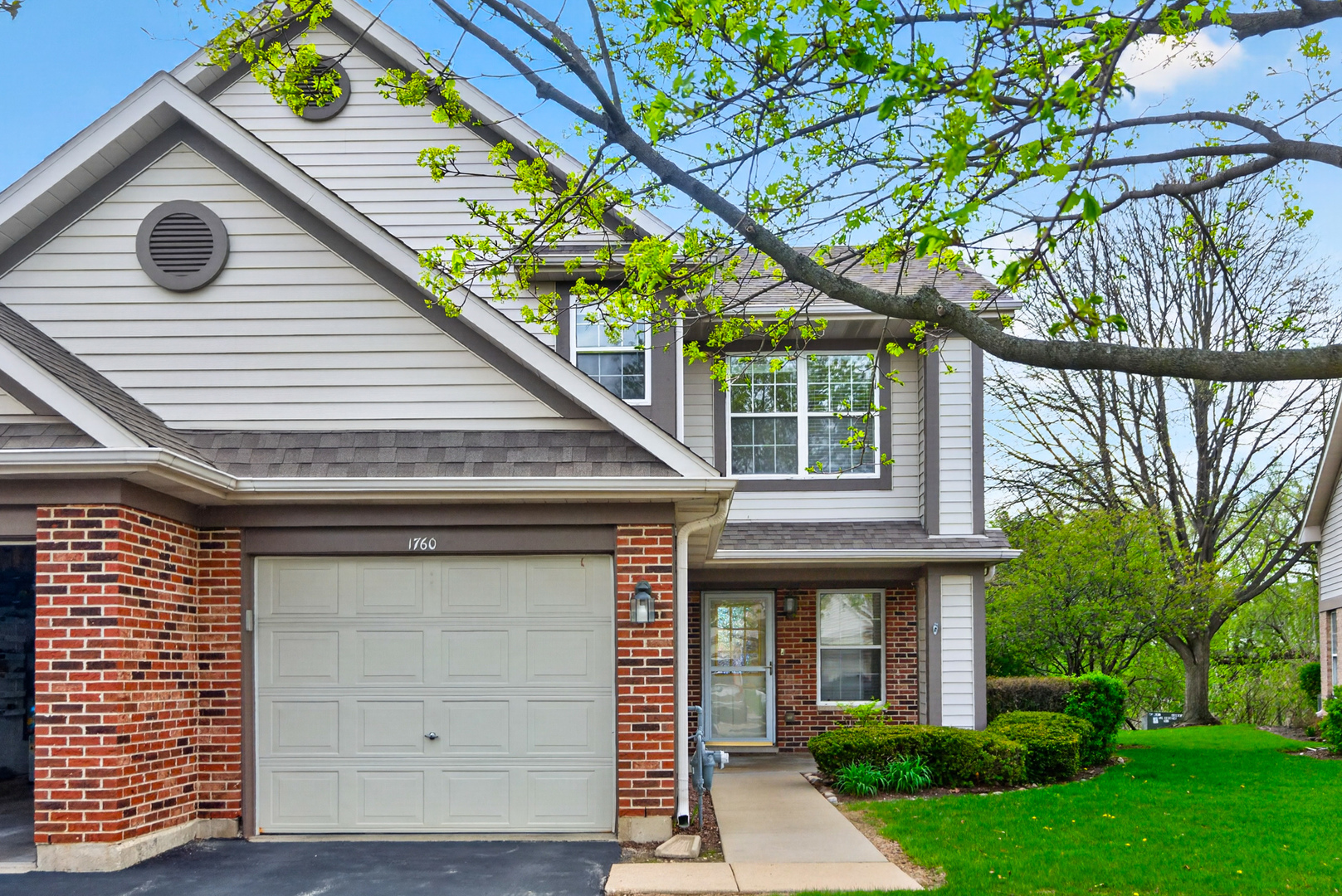 1760 Nature Court, Schaumburg, IL 60193