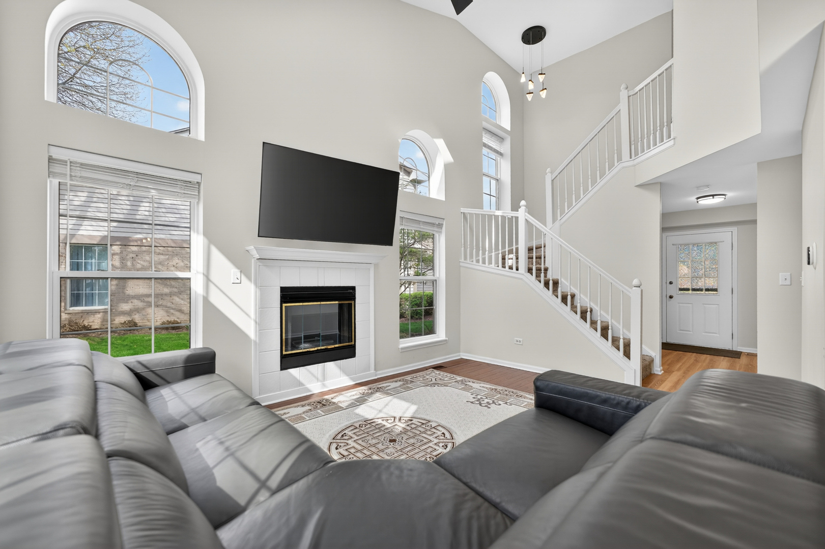 1760 Nature Court, Schaumburg, IL 60193