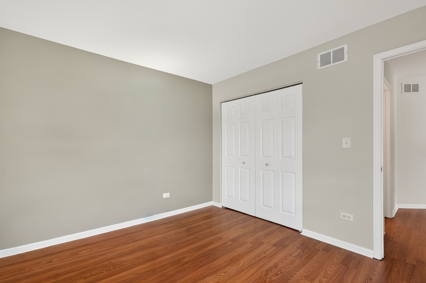 1760 Nature Court, Schaumburg, IL 60193