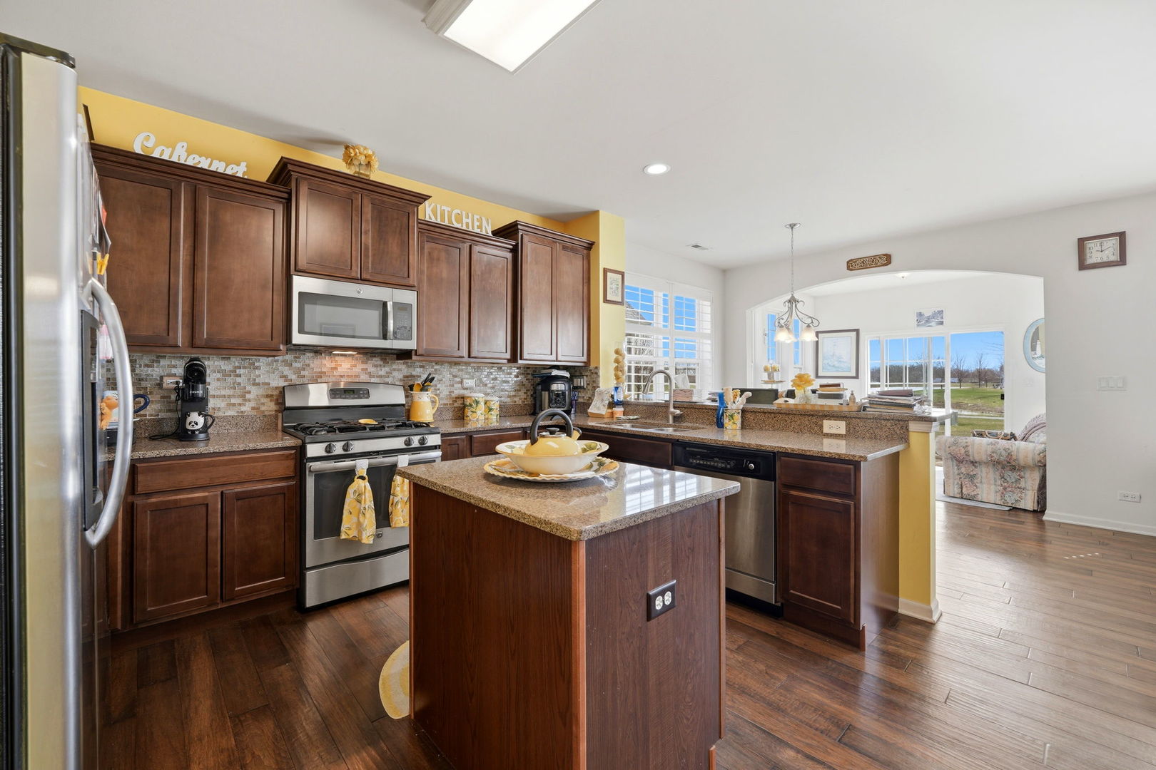 561 Autumn Circle, Pingree Grove, IL 60140