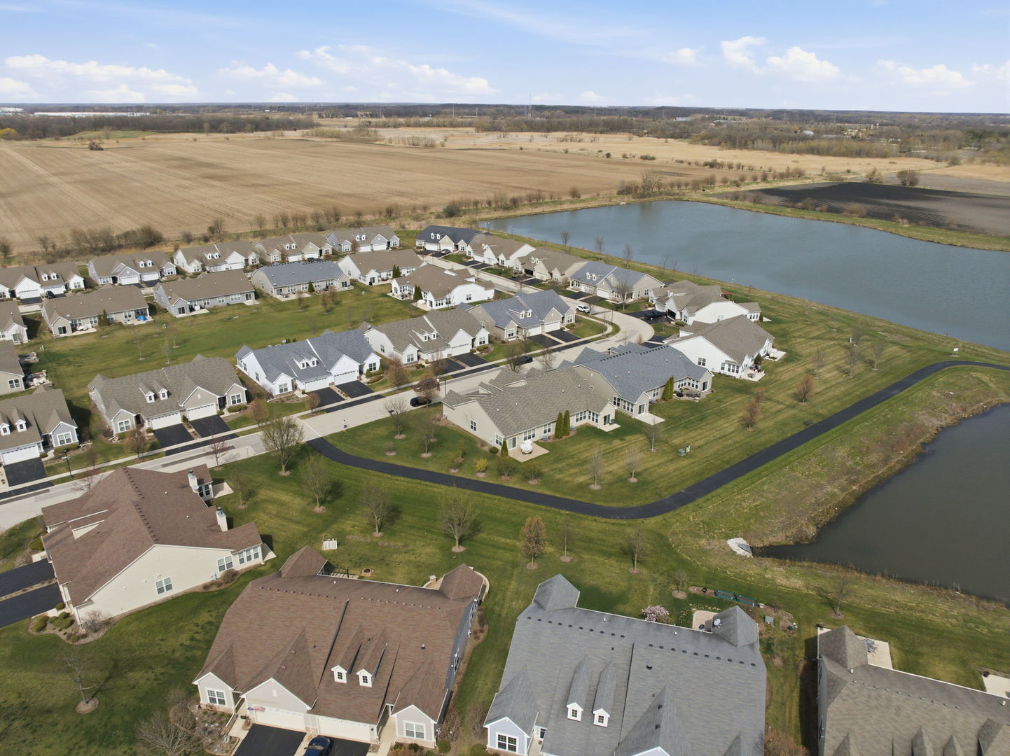 561 Autumn Circle, Pingree Grove, IL 60140