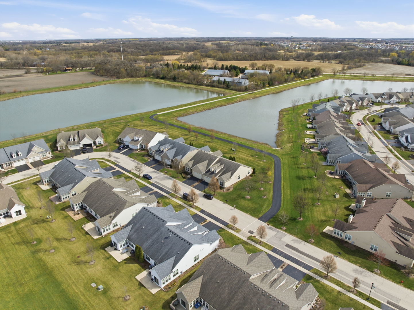 561 Autumn Circle, Pingree Grove, IL 60140