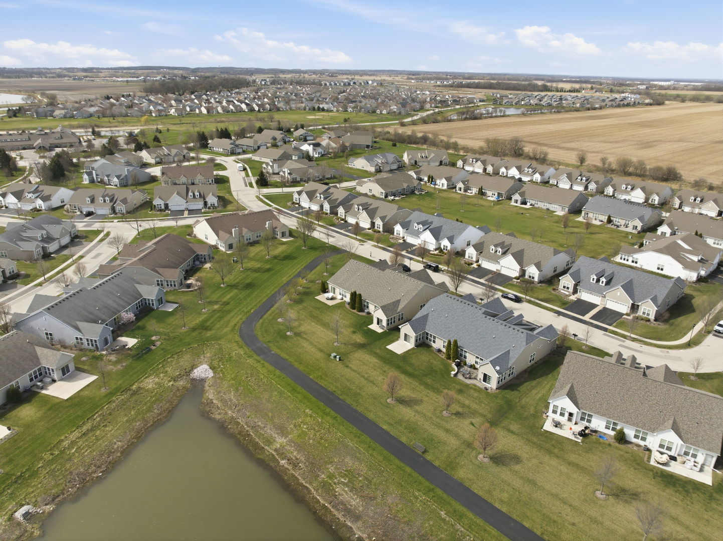 561 Autumn Circle, Pingree Grove, IL 60140