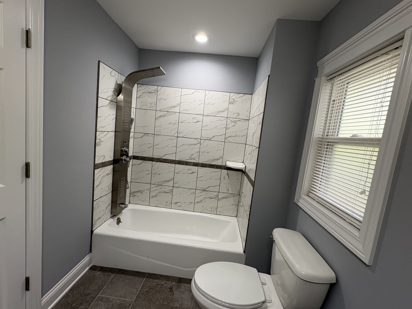 5517 Essex Road, Lisle, IL 60532