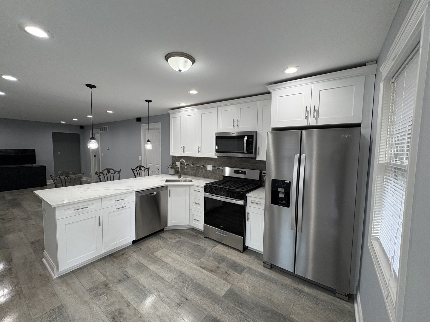 5517 Essex Road, Lisle, IL 60532