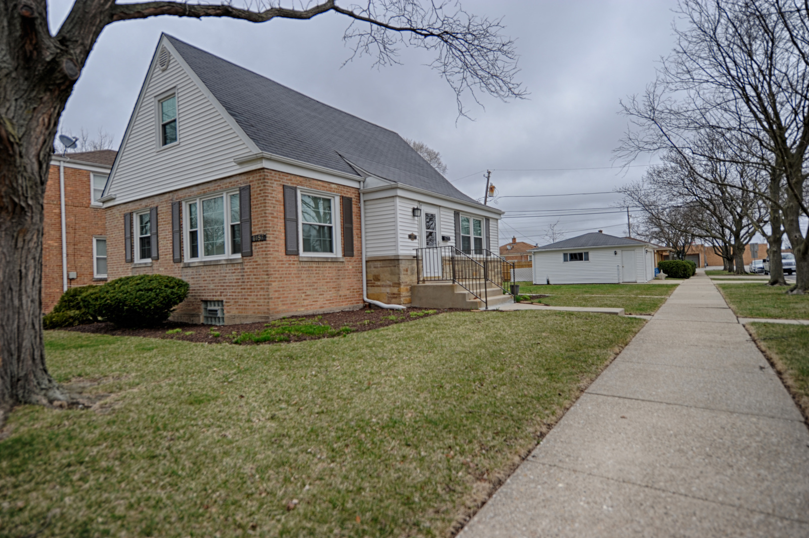 1457 Bristol Avenue, Westchester, IL 60154