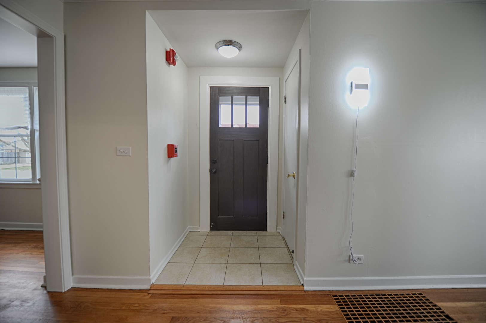 1457 Bristol Avenue, Westchester, IL 60154