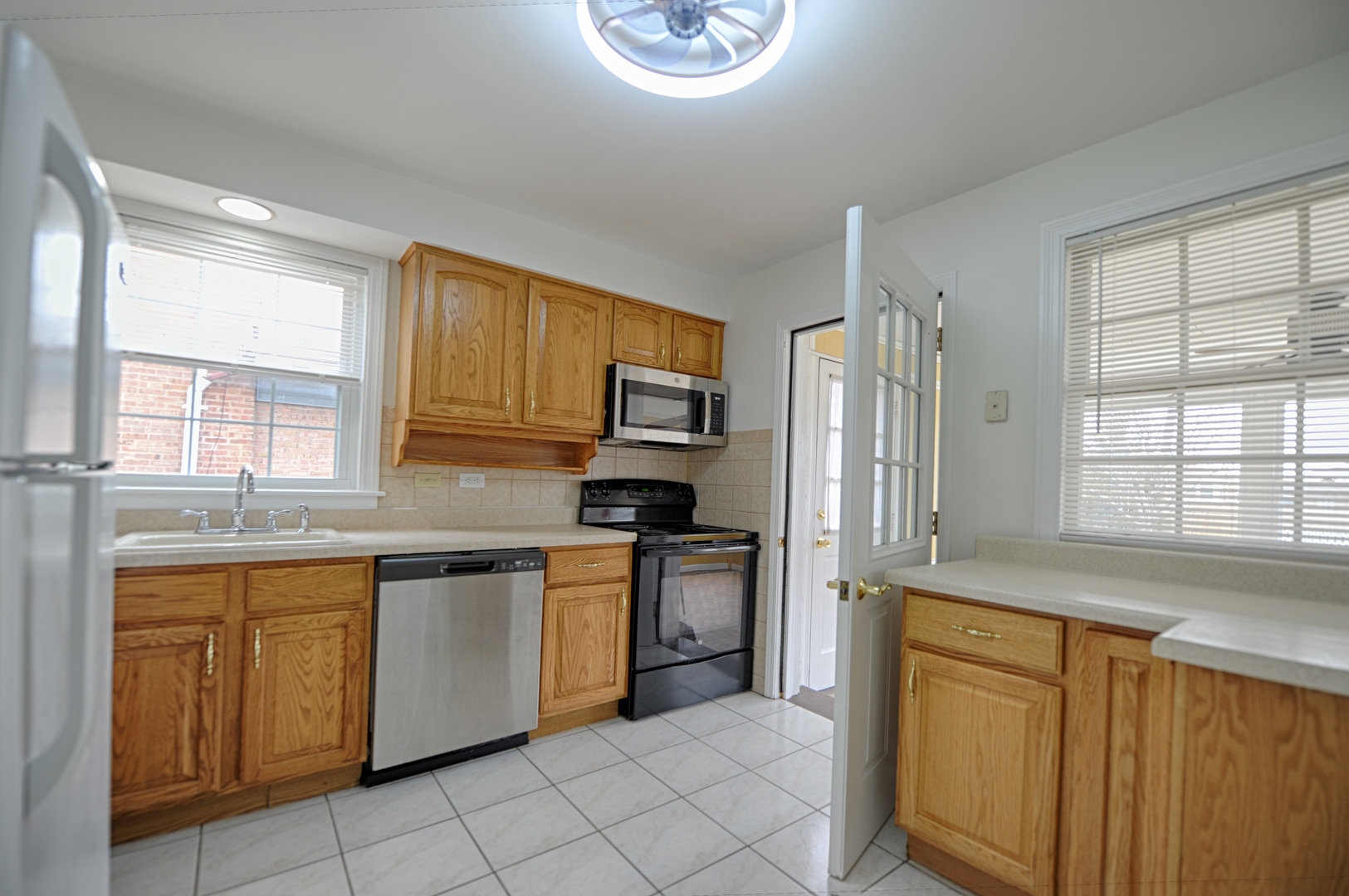 1457 Bristol Avenue, Westchester, IL 60154