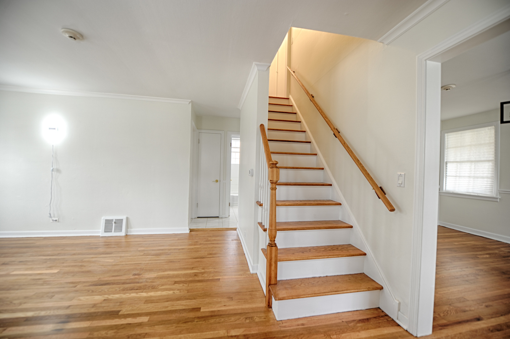 1457 Bristol Avenue, Westchester, IL 60154