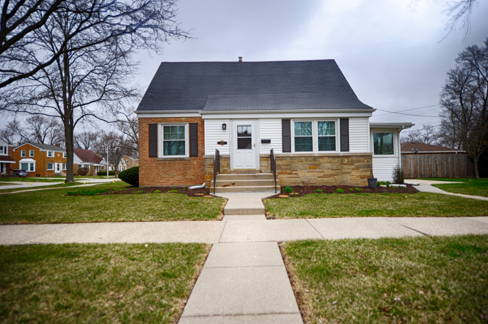 1457 Bristol Avenue, Westchester, IL 60154
