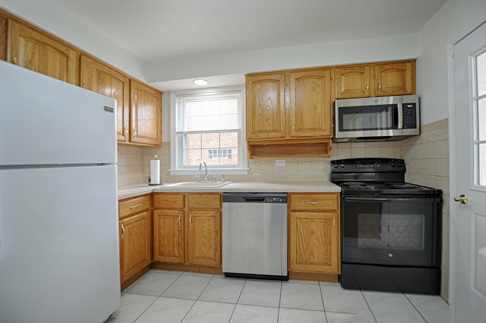 1457 Bristol Avenue, Westchester, IL 60154