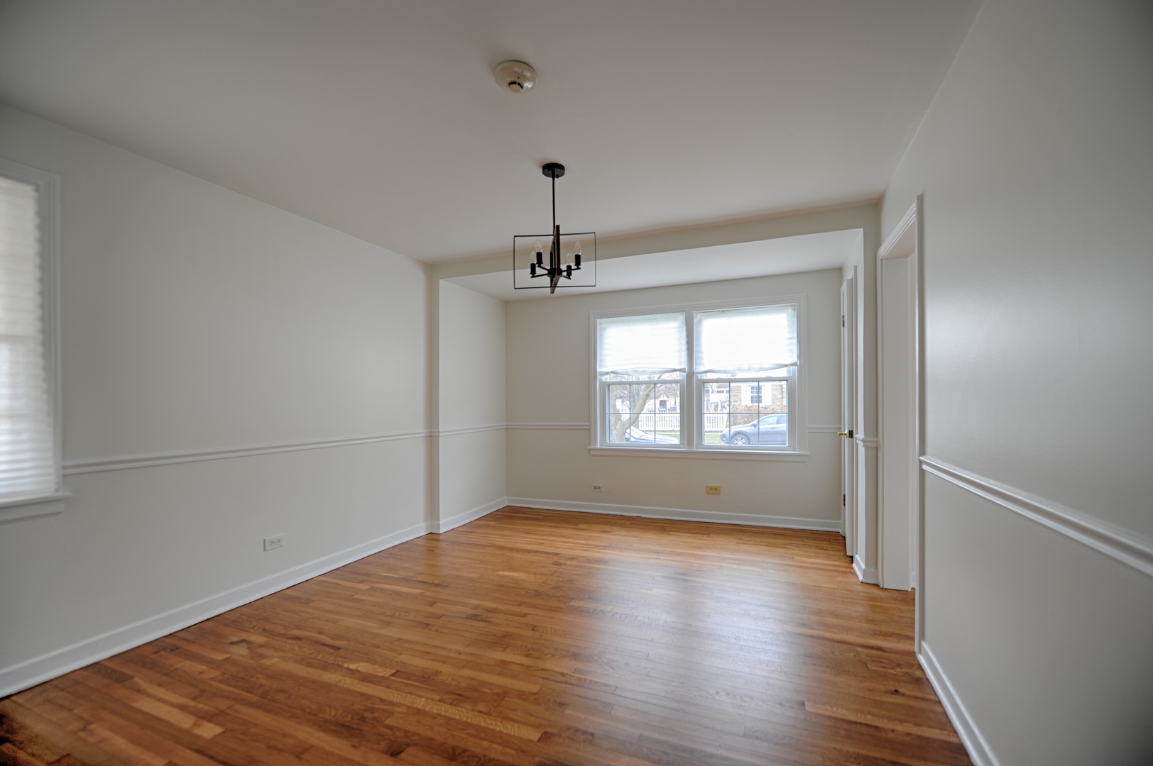 1457 Bristol Avenue, Westchester, IL 60154