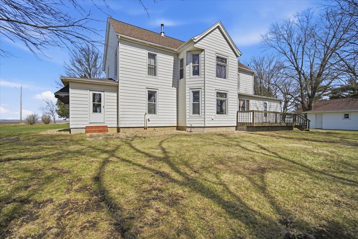 12347 N 400 East Road, Stanford, IL 61774