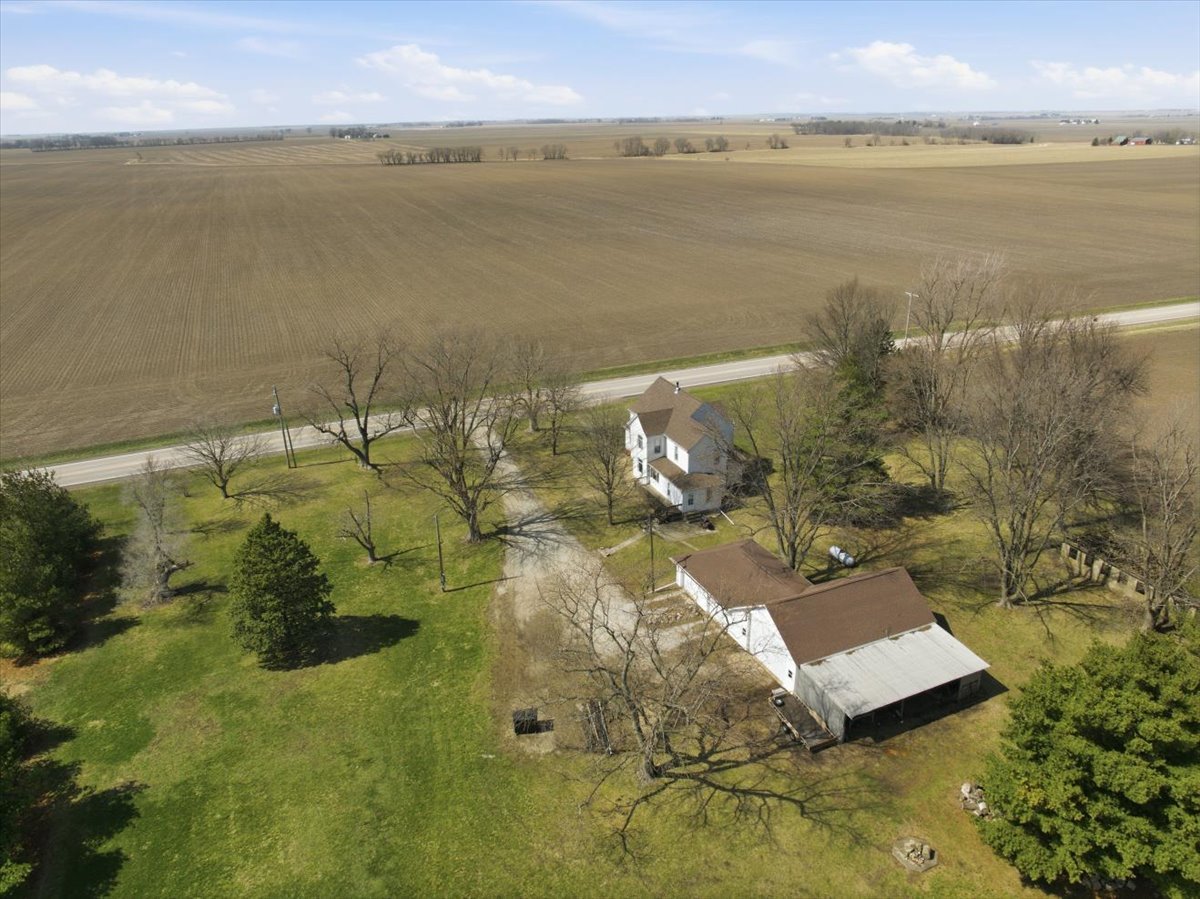 12347 N 400 East Road, Stanford, IL 61774
