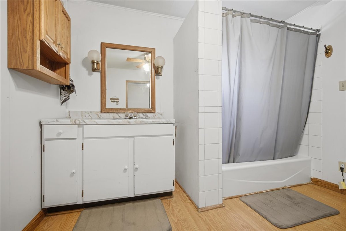 12347 N 400 East Road, Stanford, IL 61774