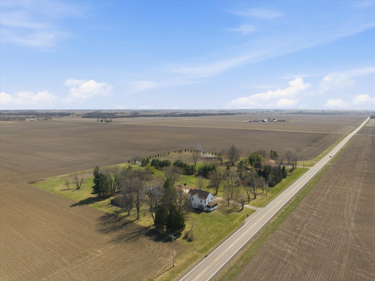 12347 N 400 East Road, Stanford, IL 61774