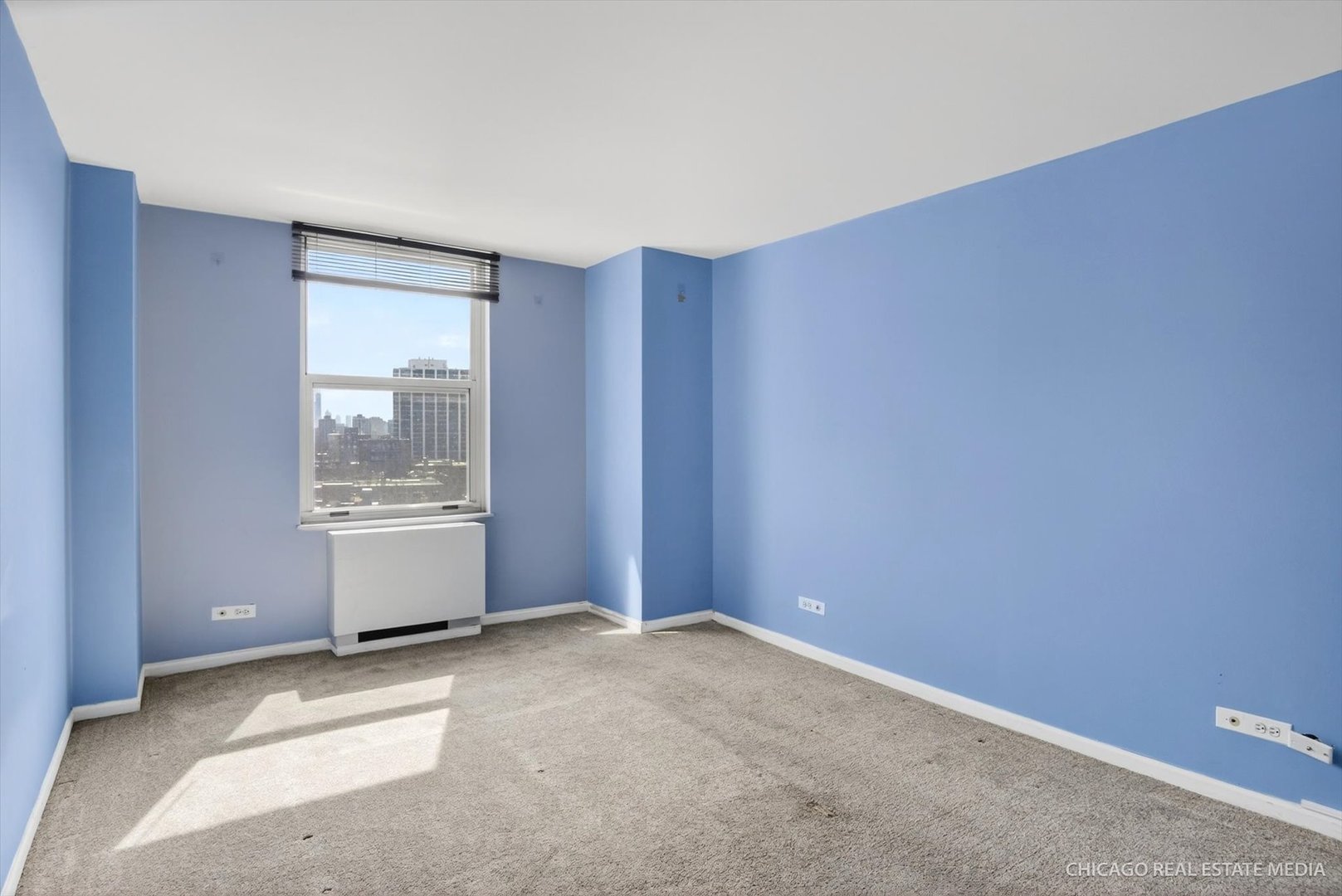 525 W Hawthorne Place #1001, Chicago, IL 60657