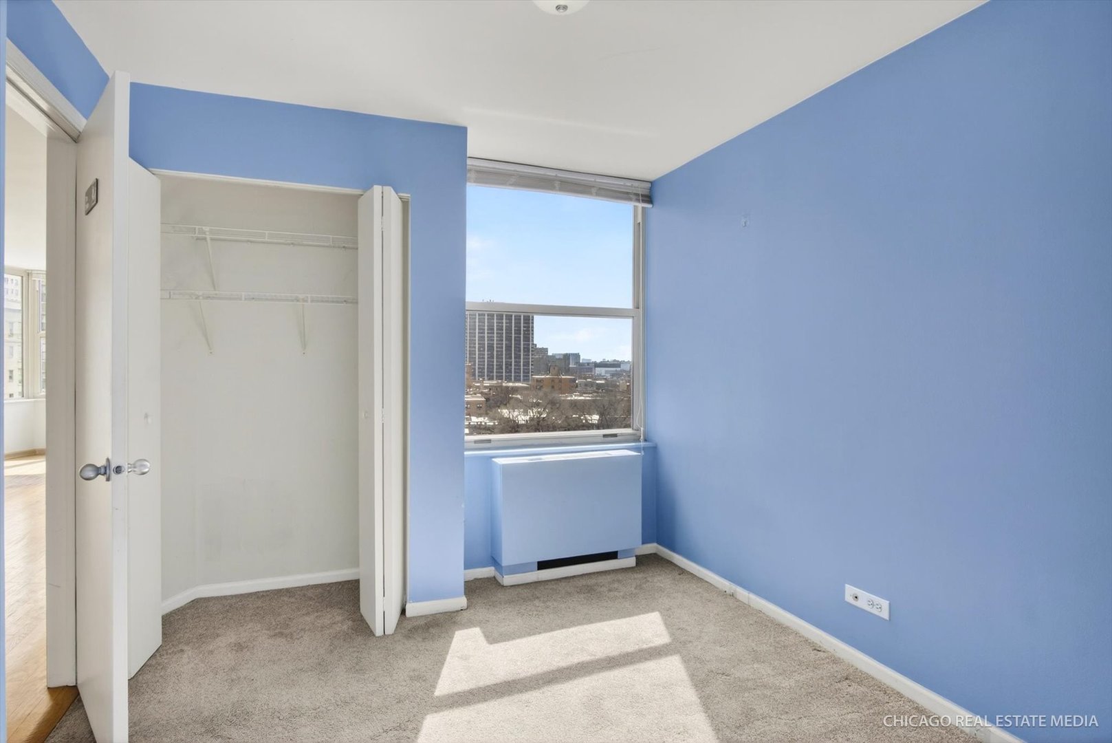 525 W Hawthorne Place #1001, Chicago, IL 60657
