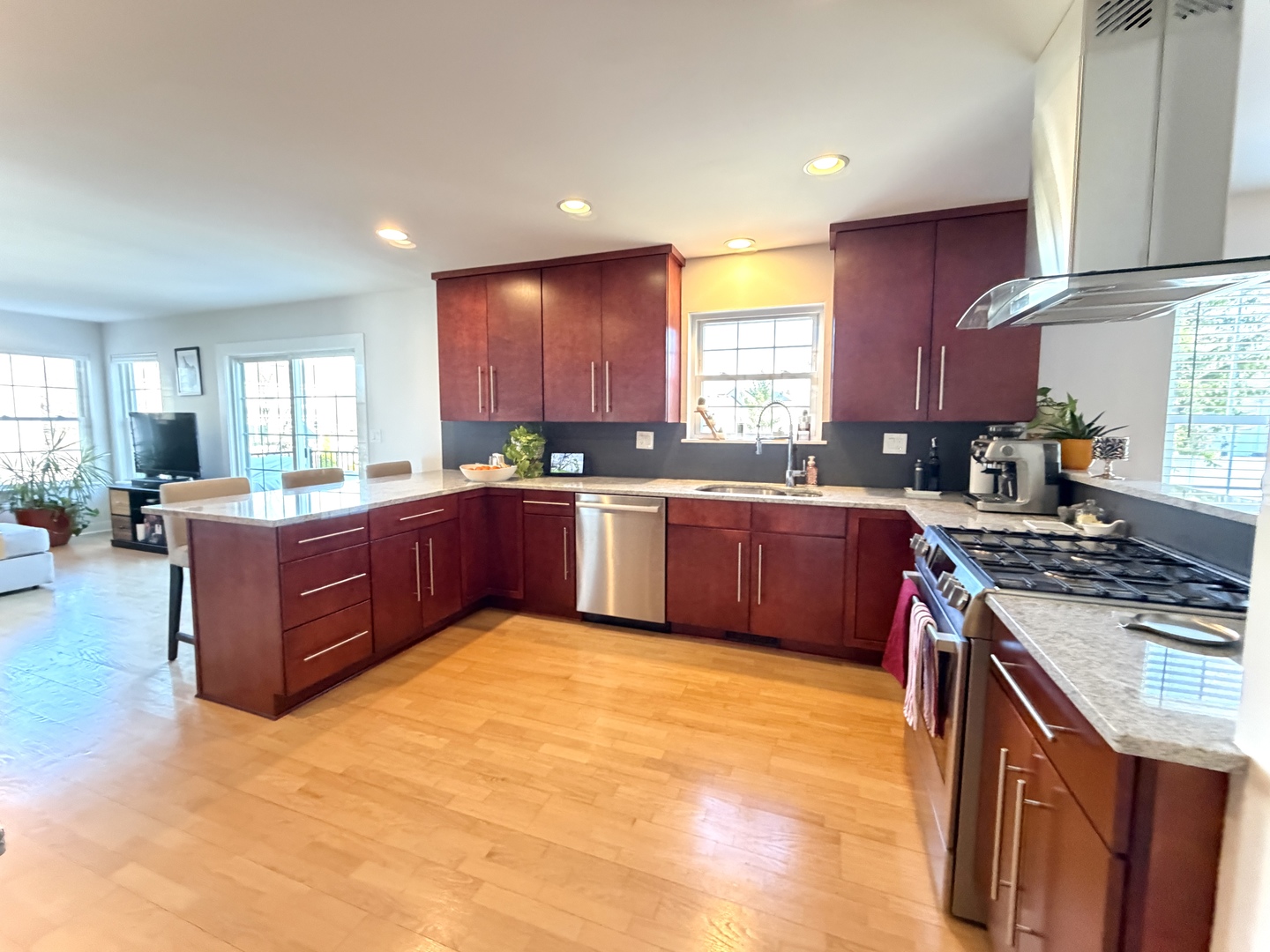 3723 Edgebrook Court, Aurora, IL 60504