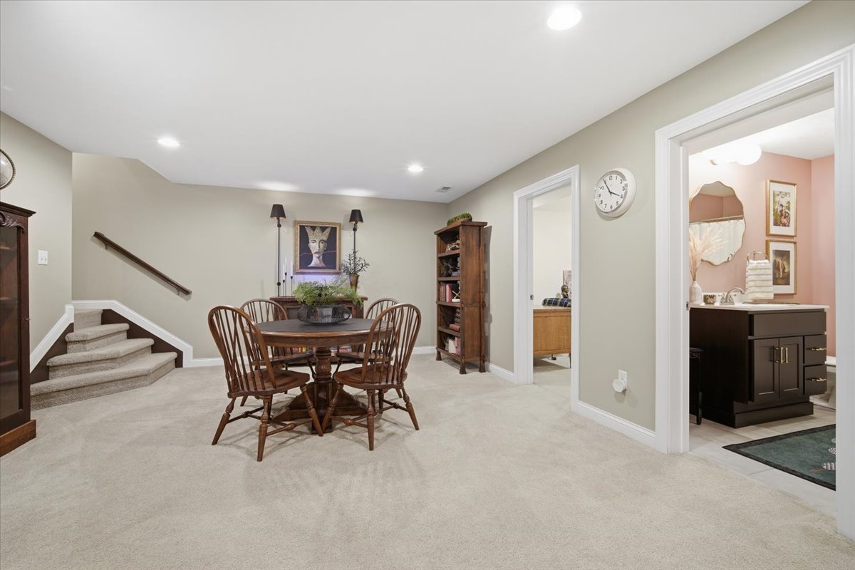 2614 Handel Drive, Bloomington, IL 61704