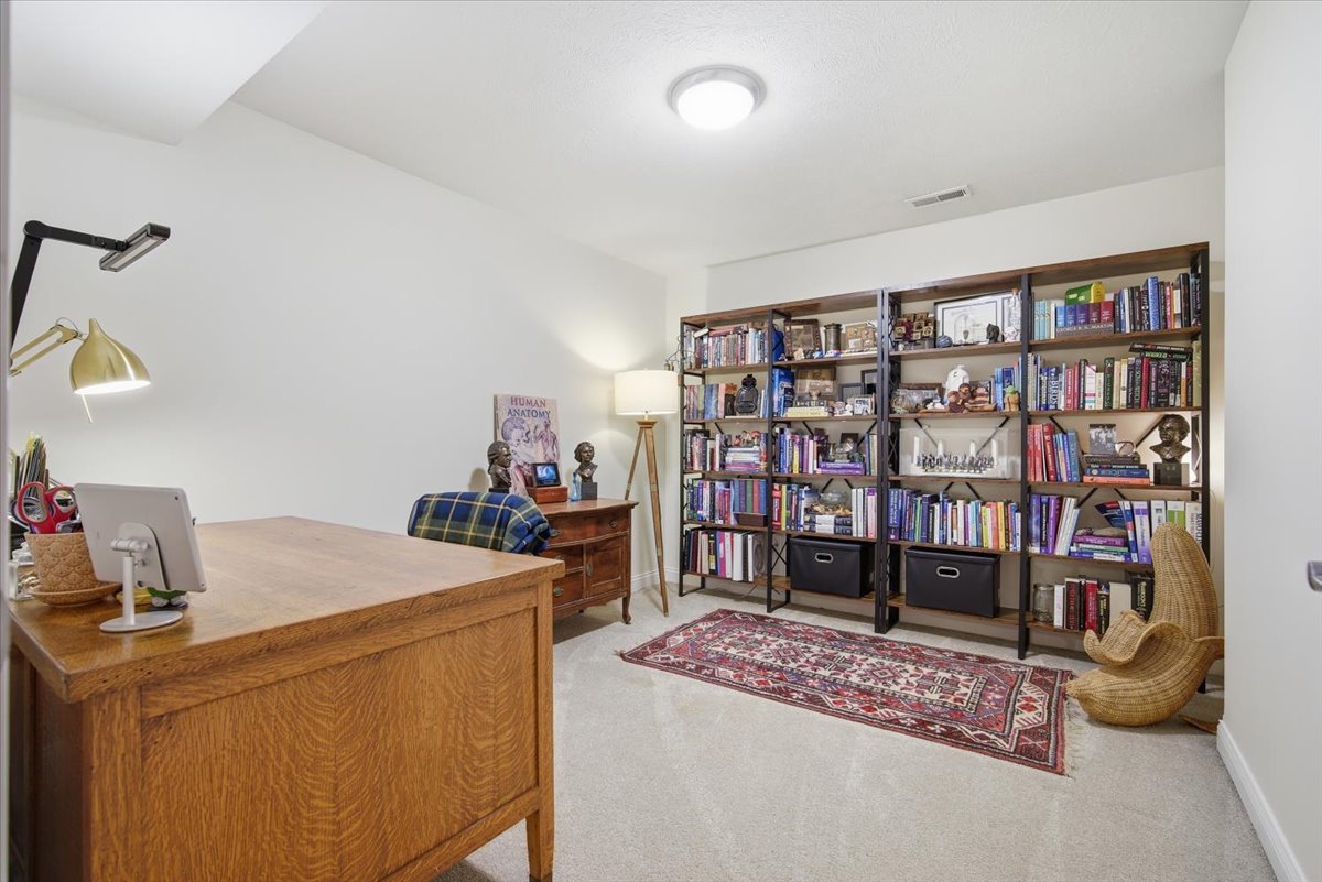 2614 Handel Drive, Bloomington, IL 61704