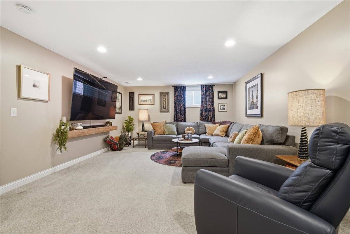 2614 Handel Drive, Bloomington, IL 61704