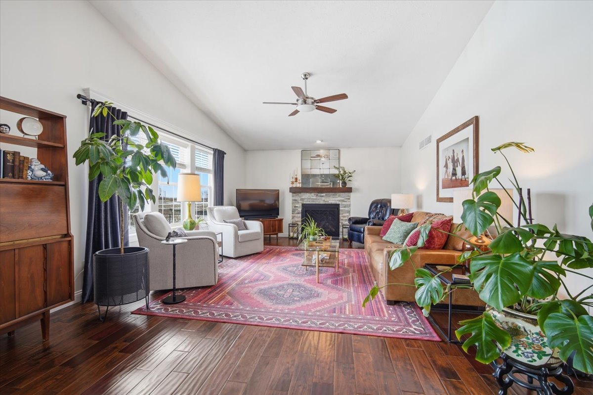 2614 Handel Drive, Bloomington, IL 61704