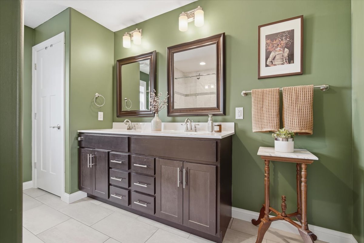 2614 Handel Drive, Bloomington, IL 61704