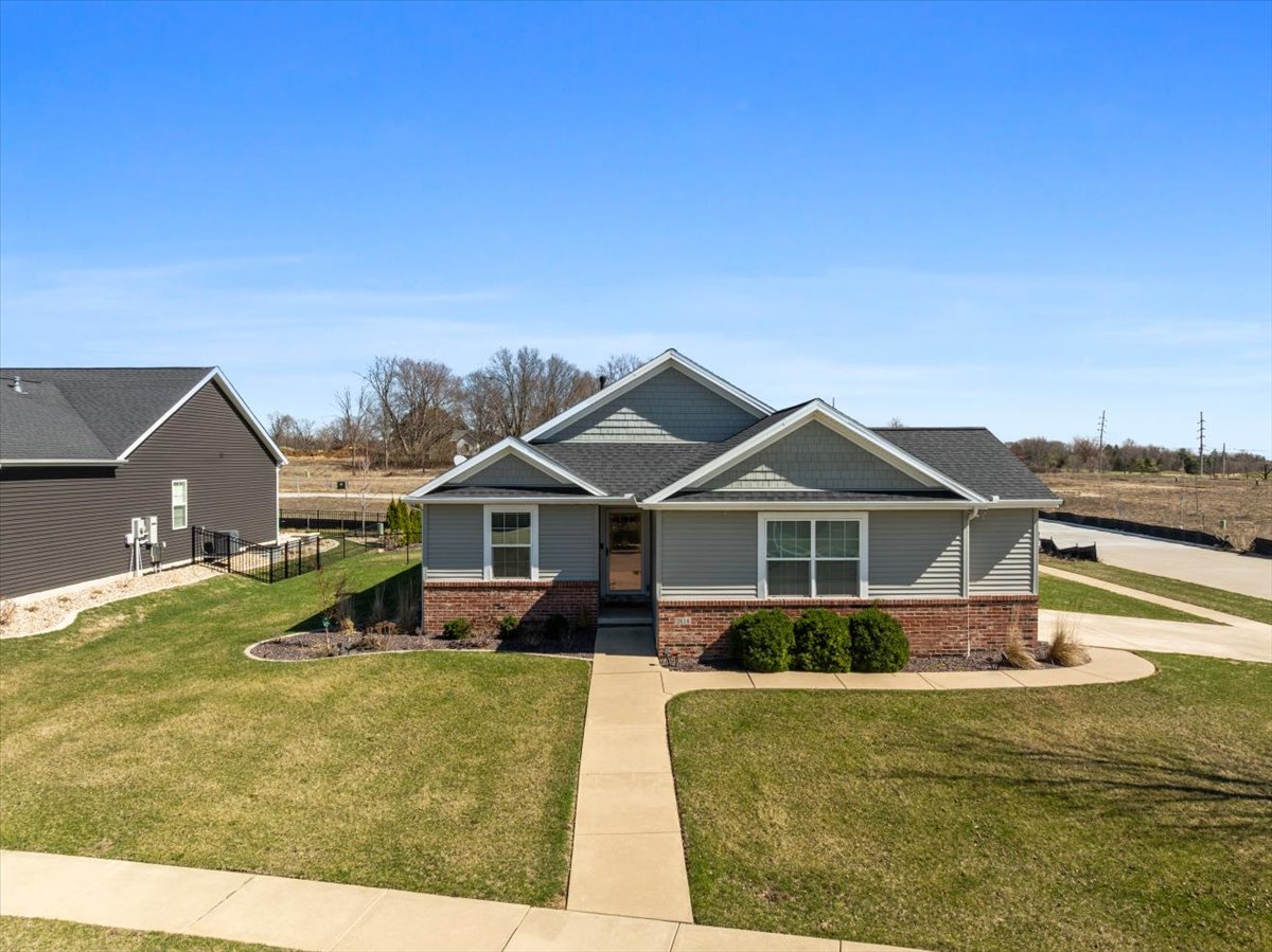 2614 Handel Drive, Bloomington, IL 61704