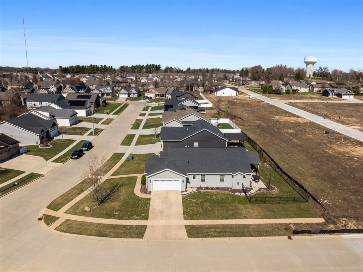 2614 Handel Drive, Bloomington, IL 61704