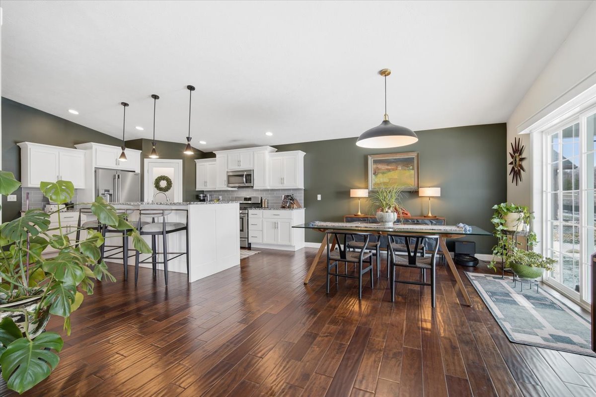 2614 Handel Drive, Bloomington, IL 61704