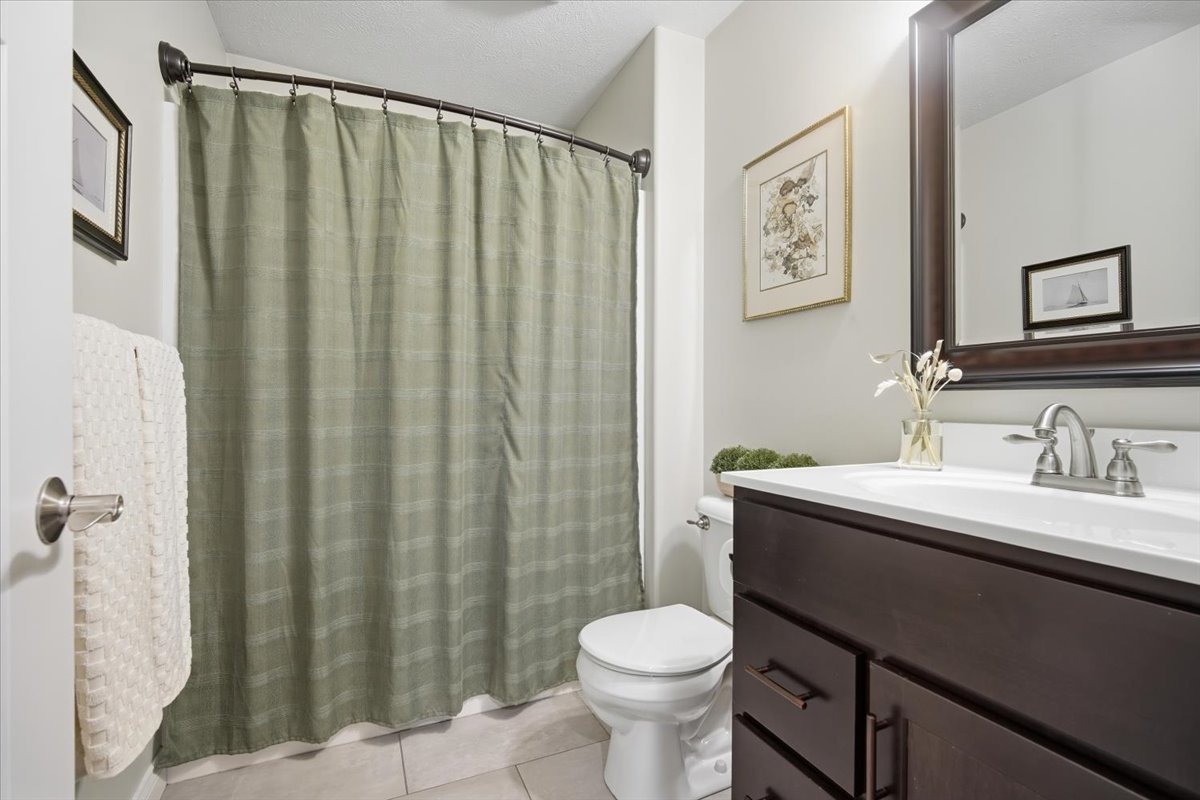 2614 Handel Drive, Bloomington, IL 61704