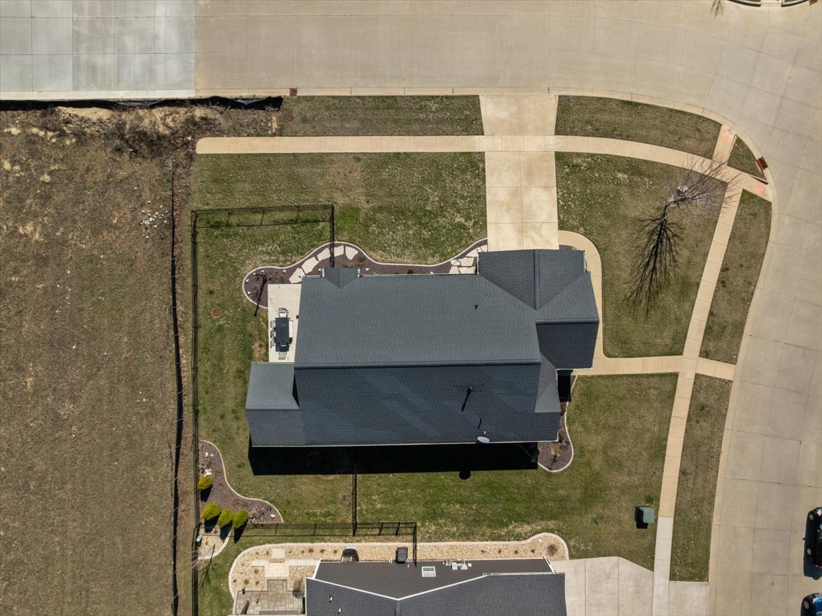 2614 Handel Drive, Bloomington, IL 61704