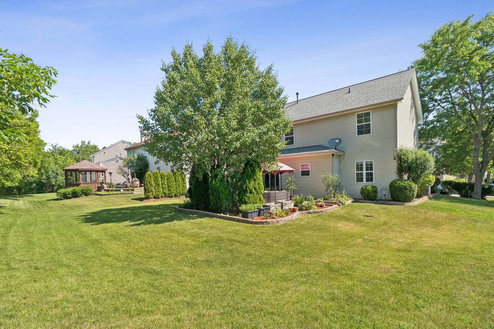 Lindenhurst, IL 60046