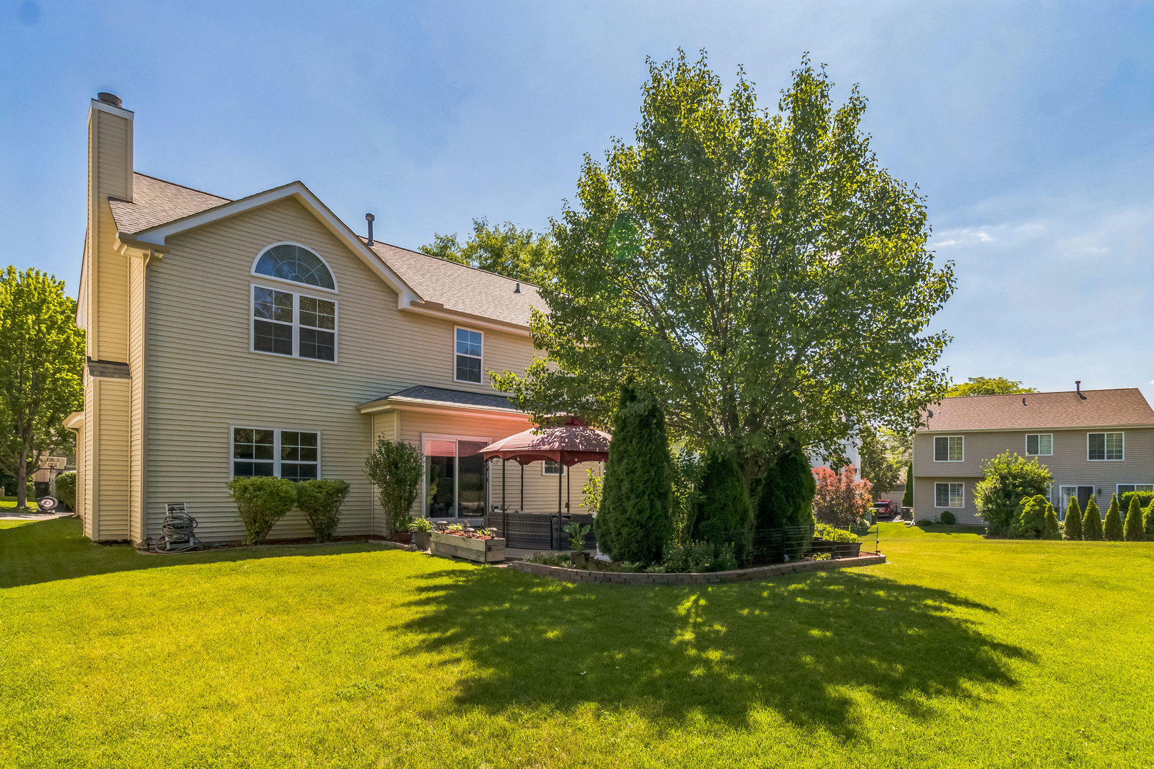 Lindenhurst, IL 60046