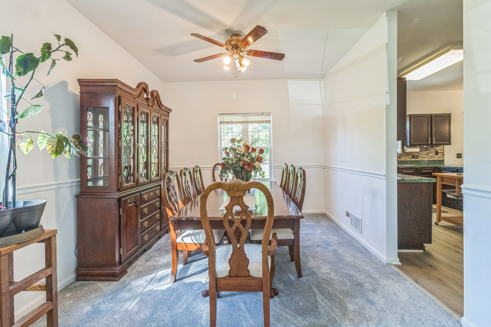 Lindenhurst, IL 60046