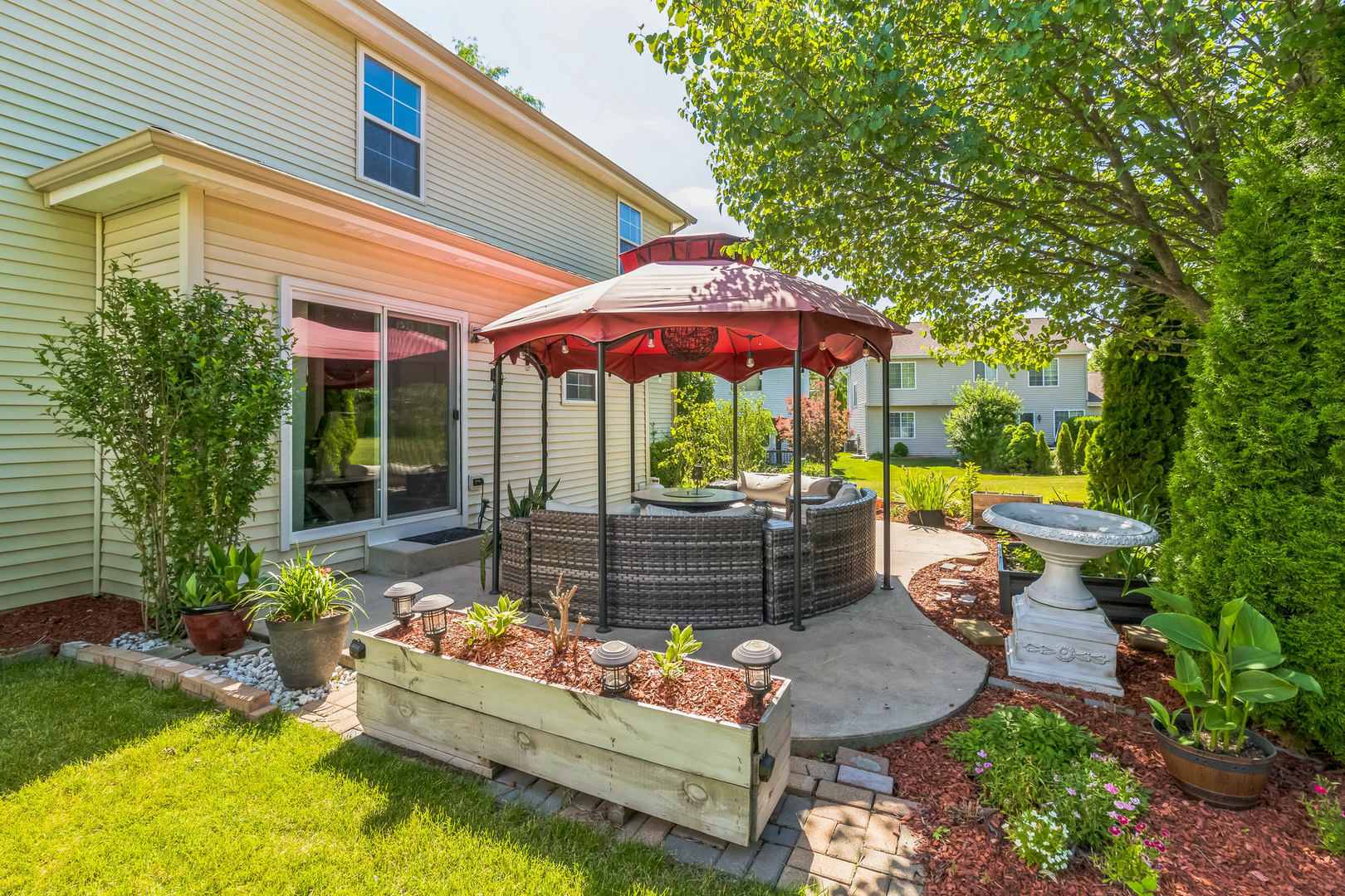 Lindenhurst, IL 60046