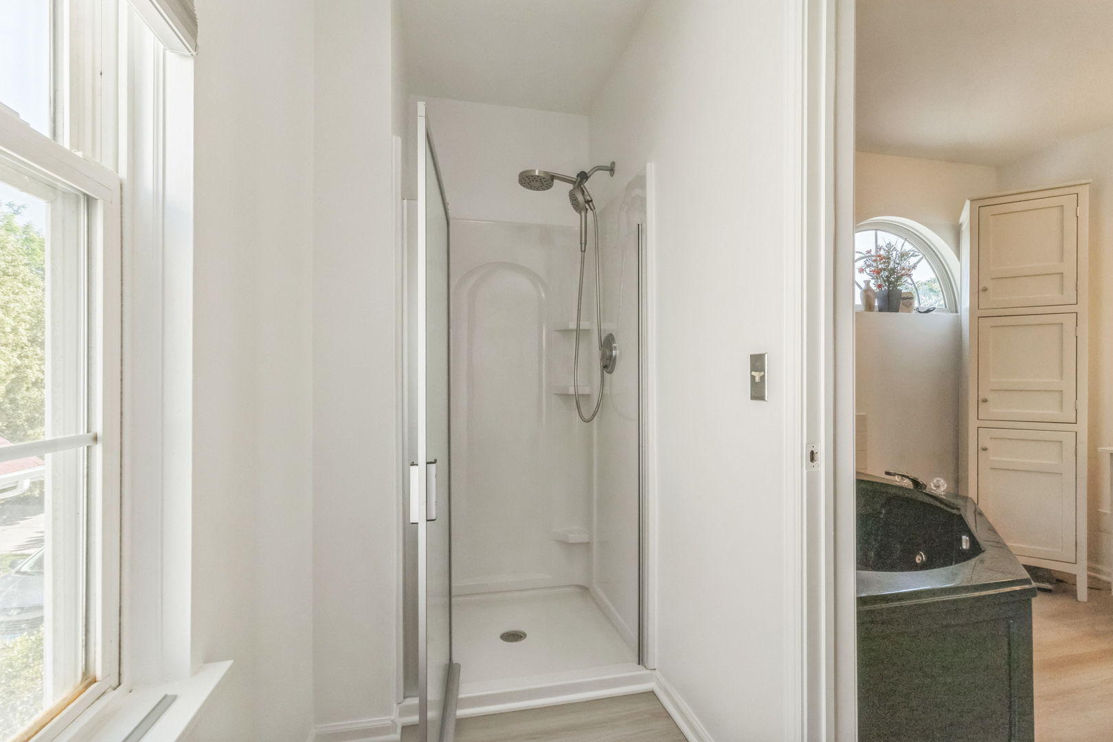 Lindenhurst, IL 60046