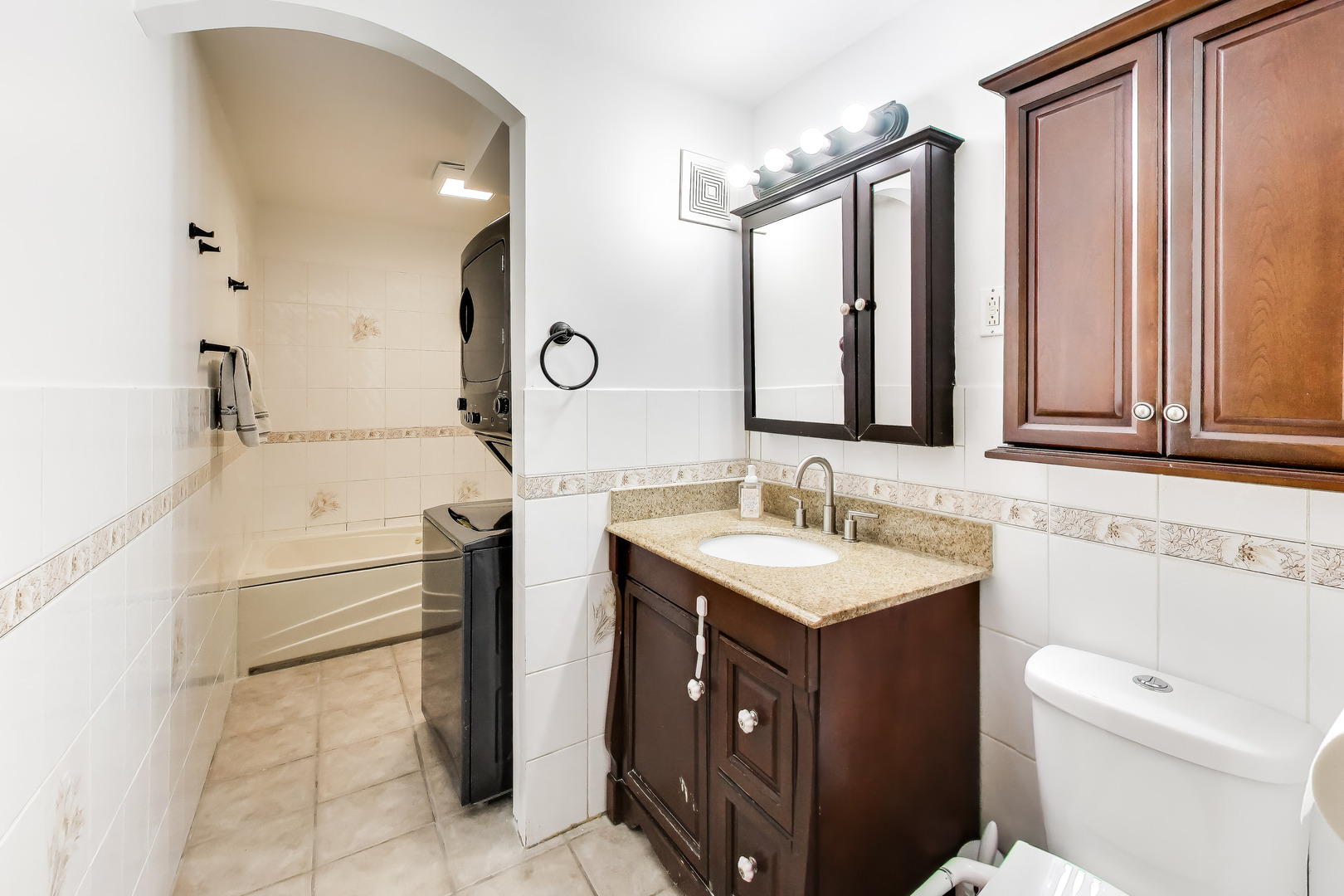 750 Dempster Street #103, Mount Prospect, IL 60056