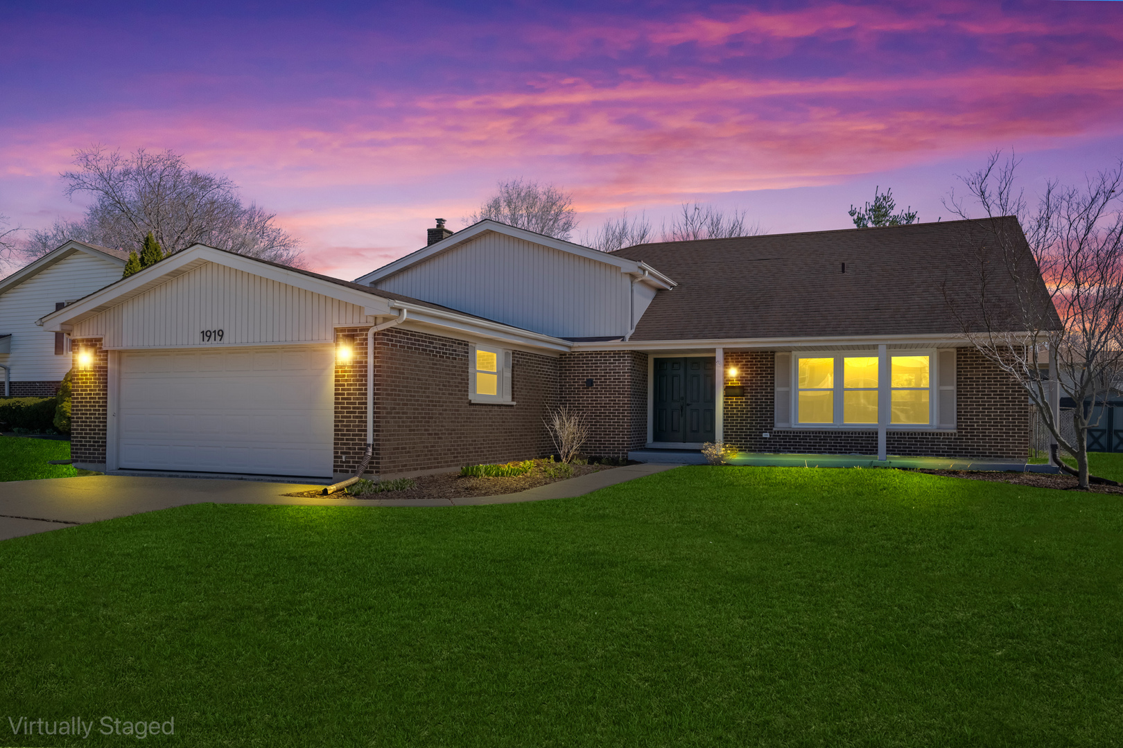 1919 N Pinetree Drive, Arlington Heights, IL 60004