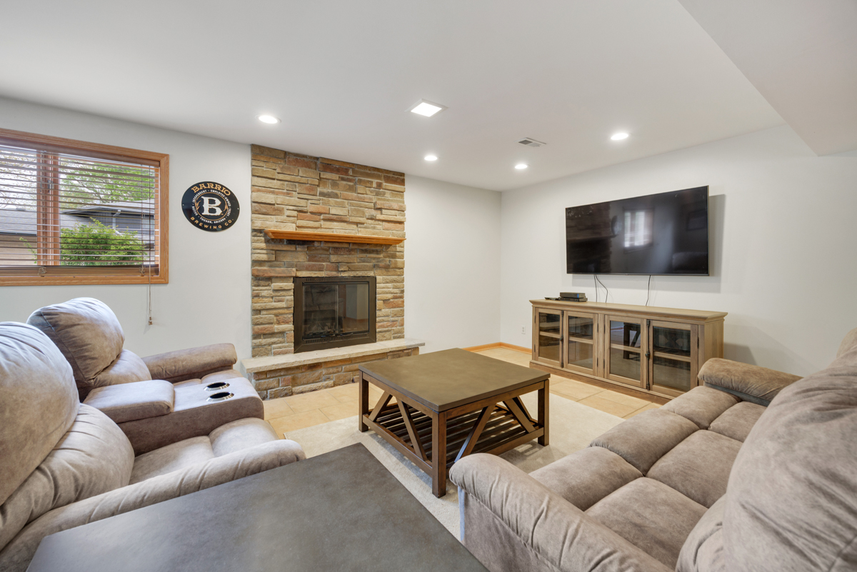 550 Hackberry Road, Frankfort, IL 60423