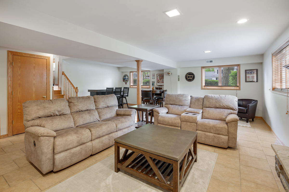 550 Hackberry Road, Frankfort, IL 60423