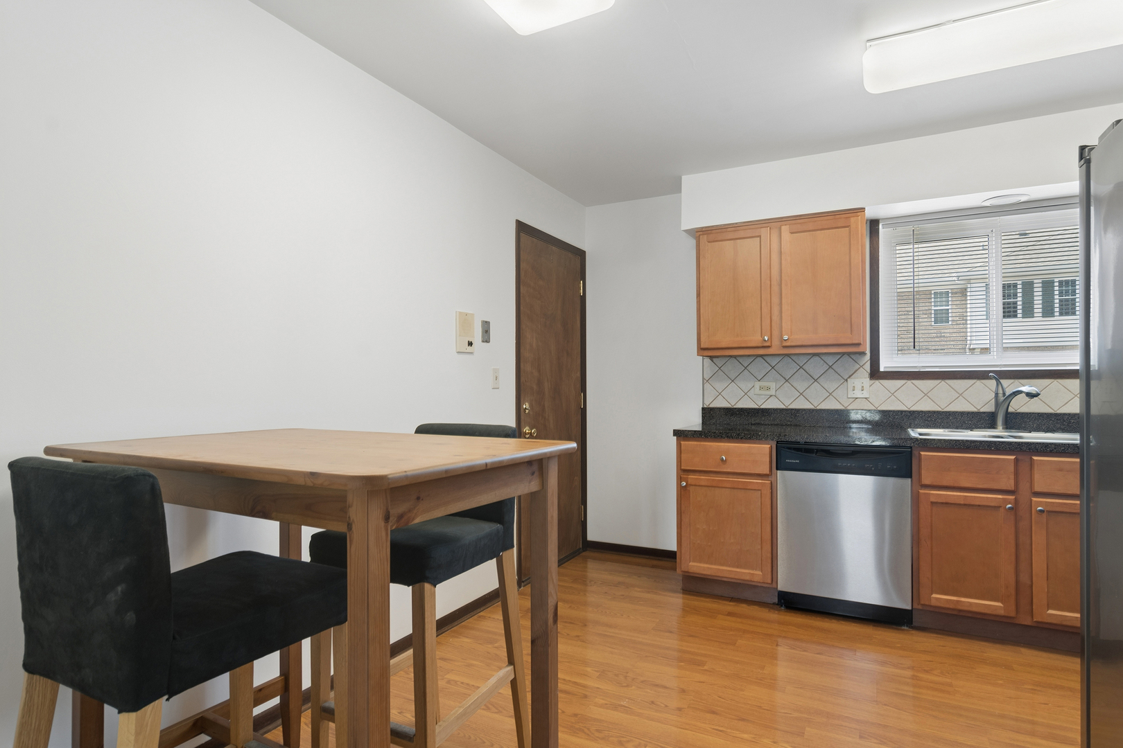 129 W Brandon Court #D14, Palatine, IL 60067