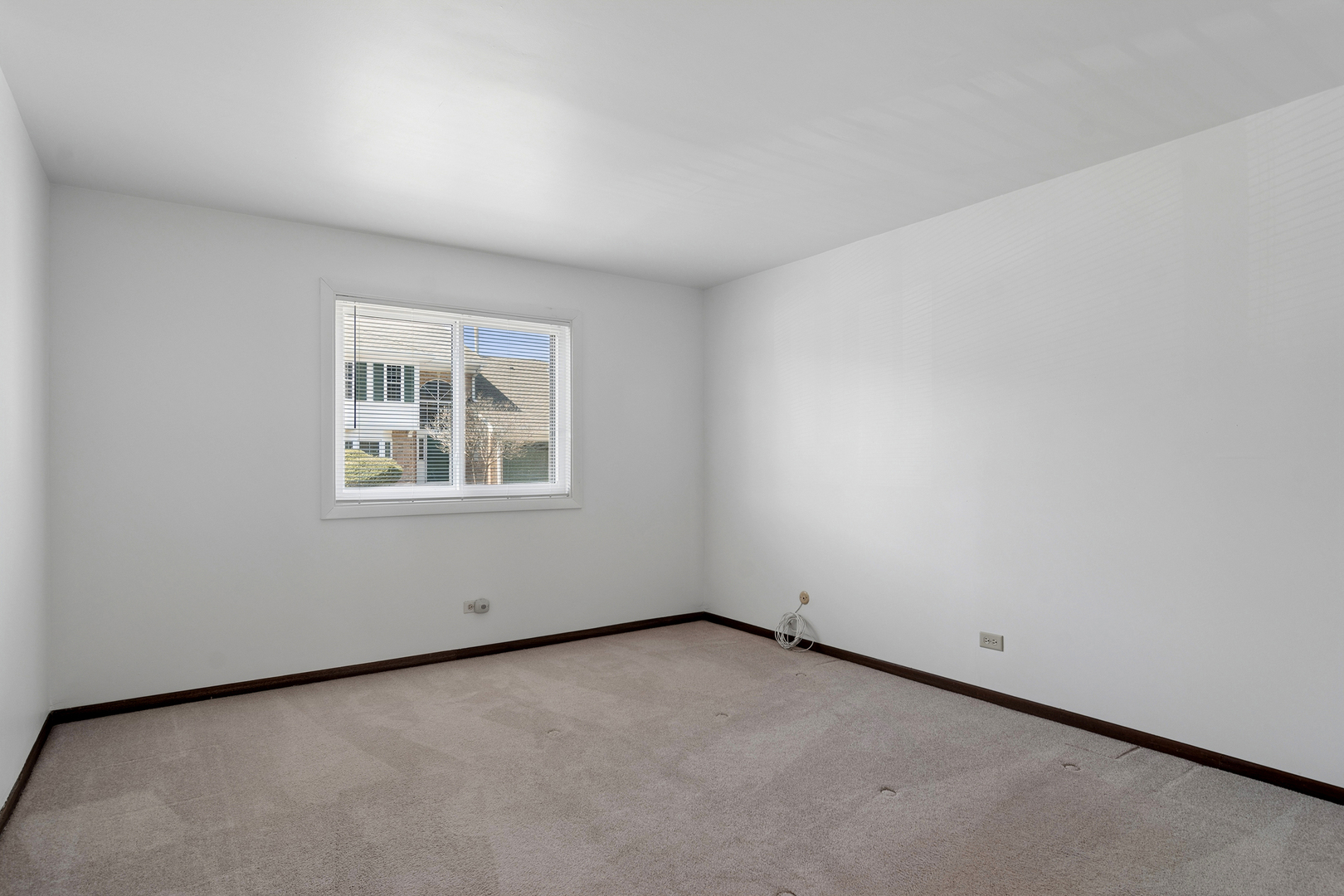 129 W Brandon Court #D14, Palatine, IL 60067